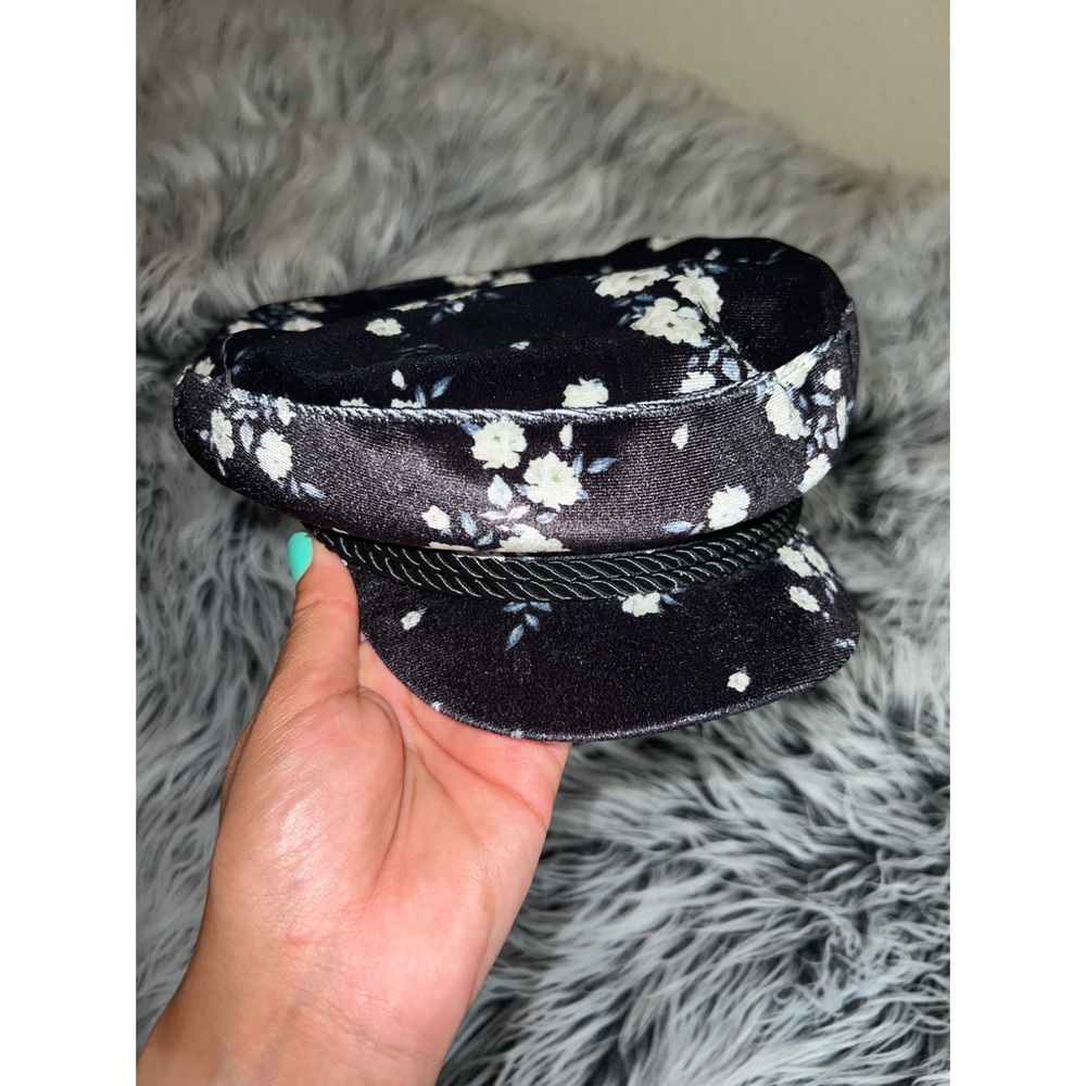 DIVIDED H&M Floral Navy Blue News Boy Cap. Size M/58.